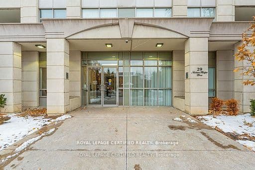 29 Northern Heights 606, Richmond Hill, ON L4B 4L8