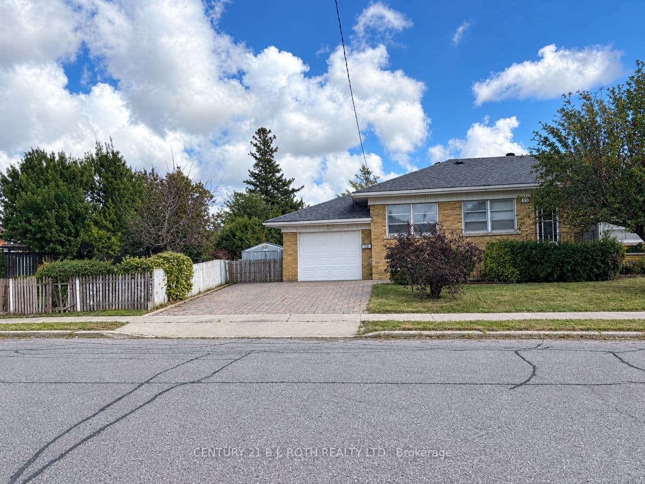 33 Lewiston Road, Toronto, ON M1P 1X8