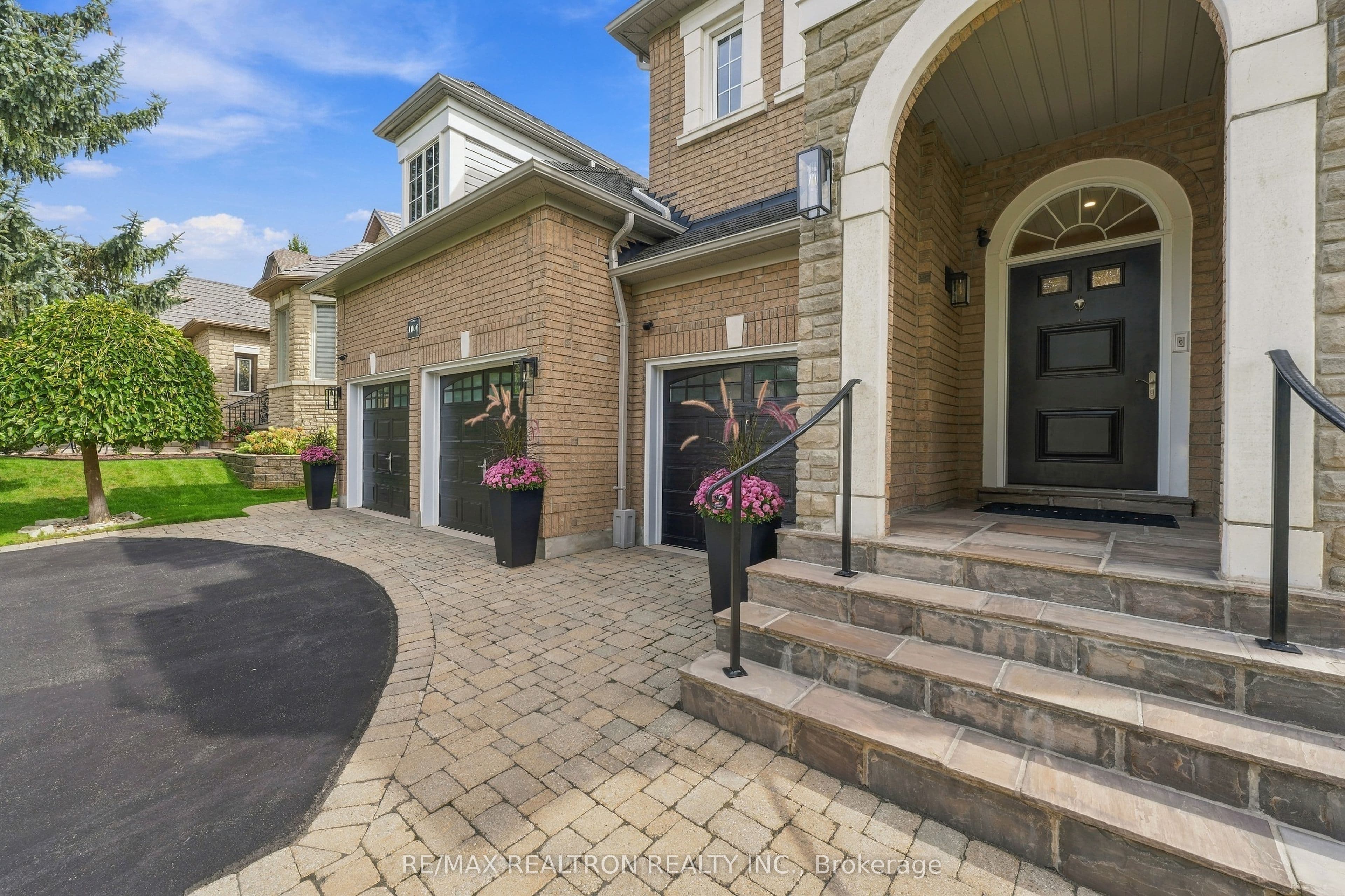 1006 Northern Prospect Crescent, Newmarket, ON L3X 1N7