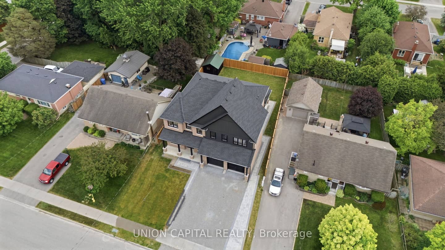 106 Hawthorn Avenue, Whitchurch-Stouffville, ON L4A 4S9