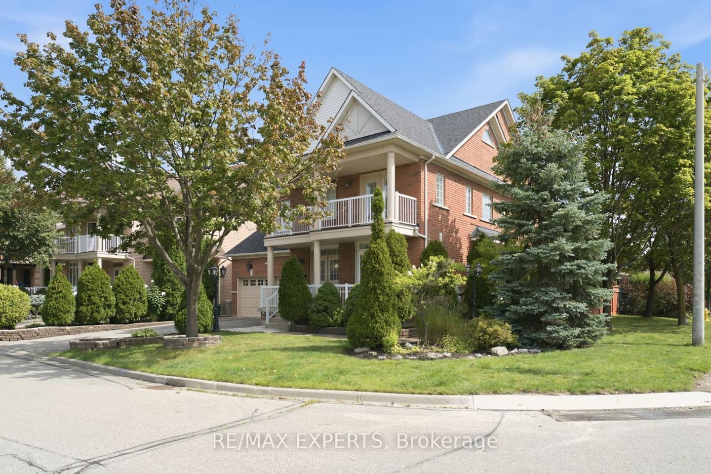1 Cetona Avenue, Vaughan, ON L4H 2Z8