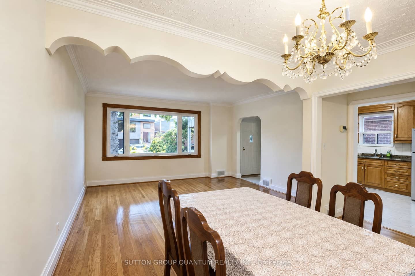 74 Cannon Road, Toronto, ON M8Y 1S1