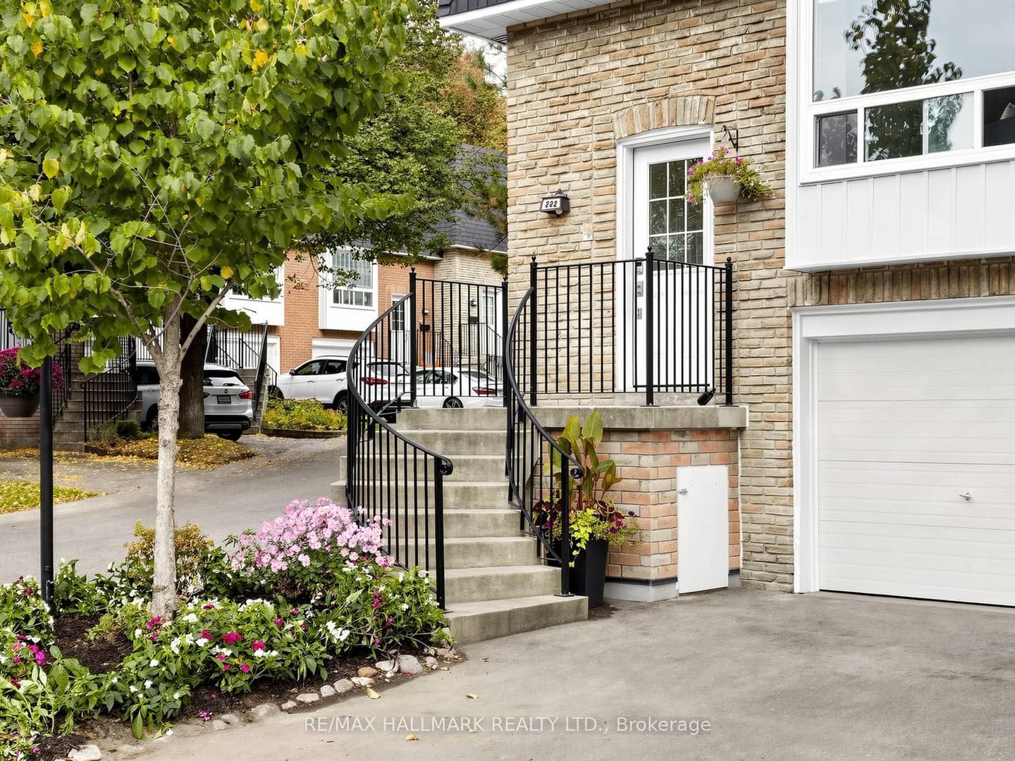 282 Royal Orchard Boulevard 13, Markham, ON L3T 3E7