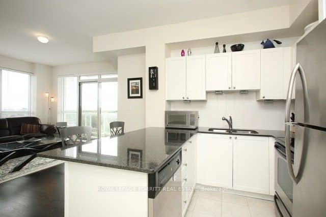 3865 Lake Shore Boulevard W 1109, Toronto, ON M8W 0A2