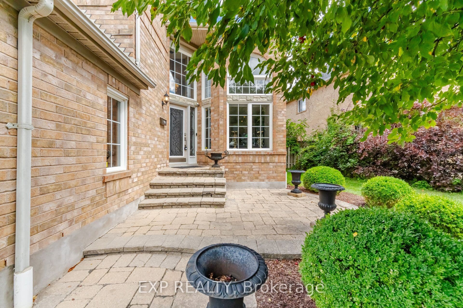 5911 Greensboro Drive, Mississauga, ON L5M 5S4