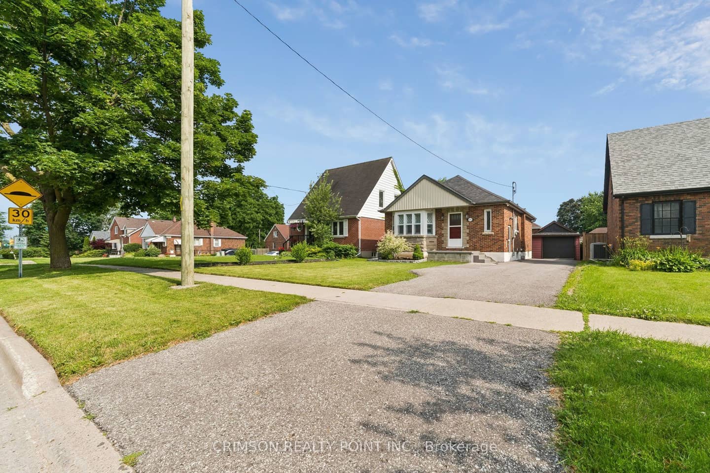 503 Athol Street E, Oshawa, ON L1H 1L7