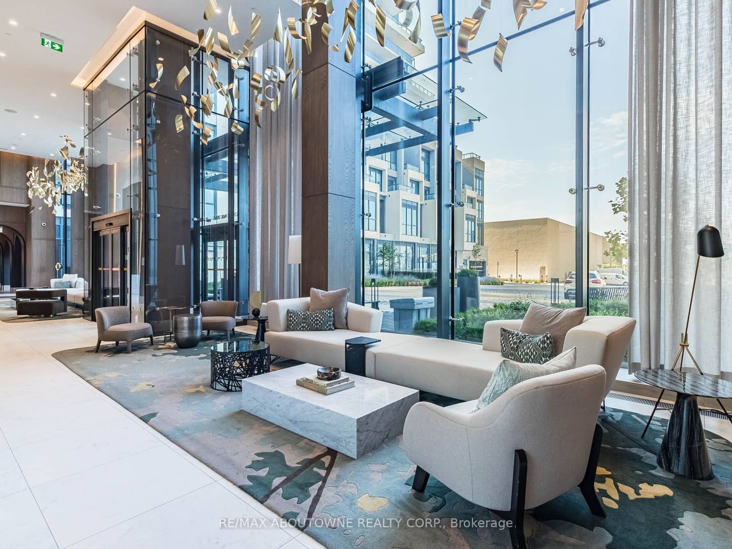 30 Inn On The Park Drive 2208, Toronto, ON M3C 0P7