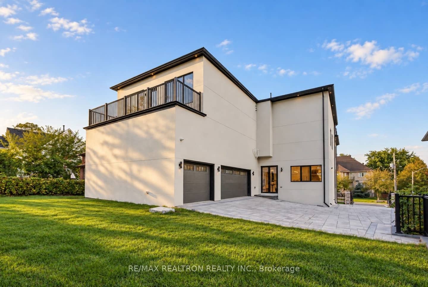 126 Garden Avenue, Richmond Hill, ON L4C 6M1