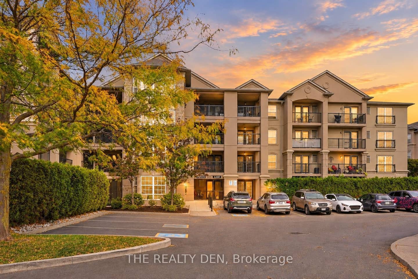 2085 Appleby Line 103, Burlington, ON L7L 7H4