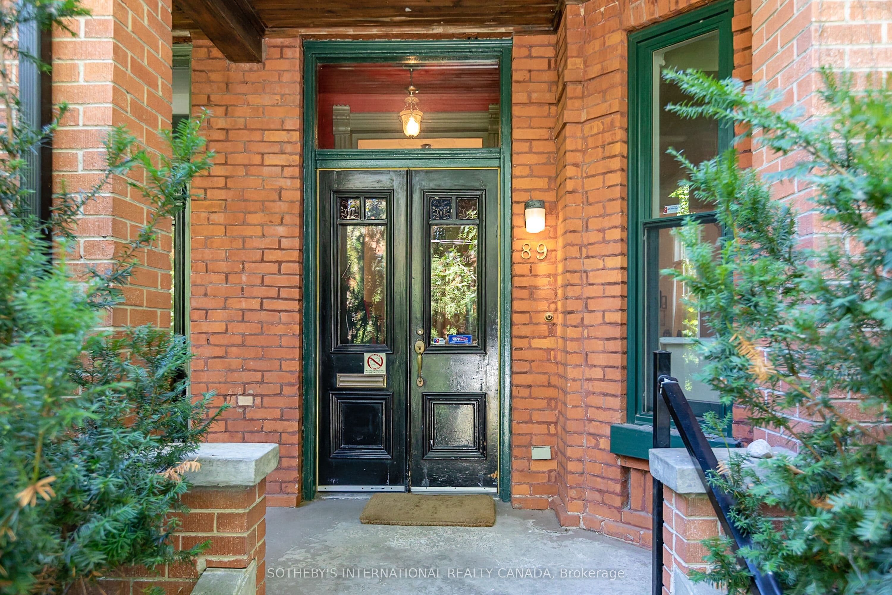 89 Willcocks Street Lower, Toronto, ON M5S 1C9