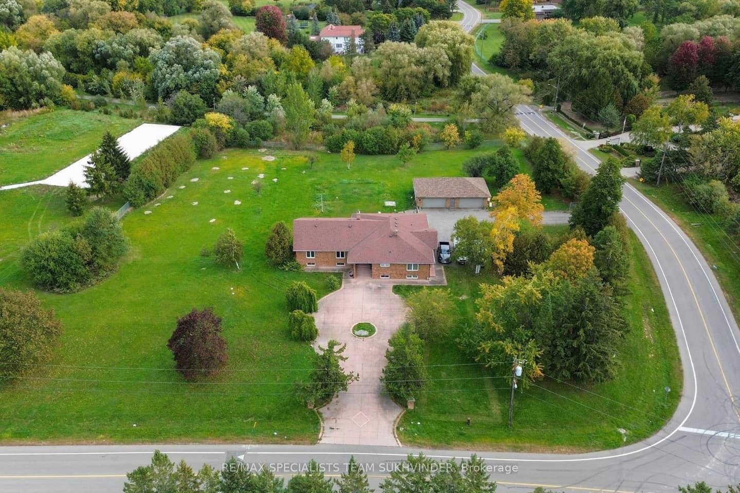11 Julian Drive, Brampton, ON L6P 0L3