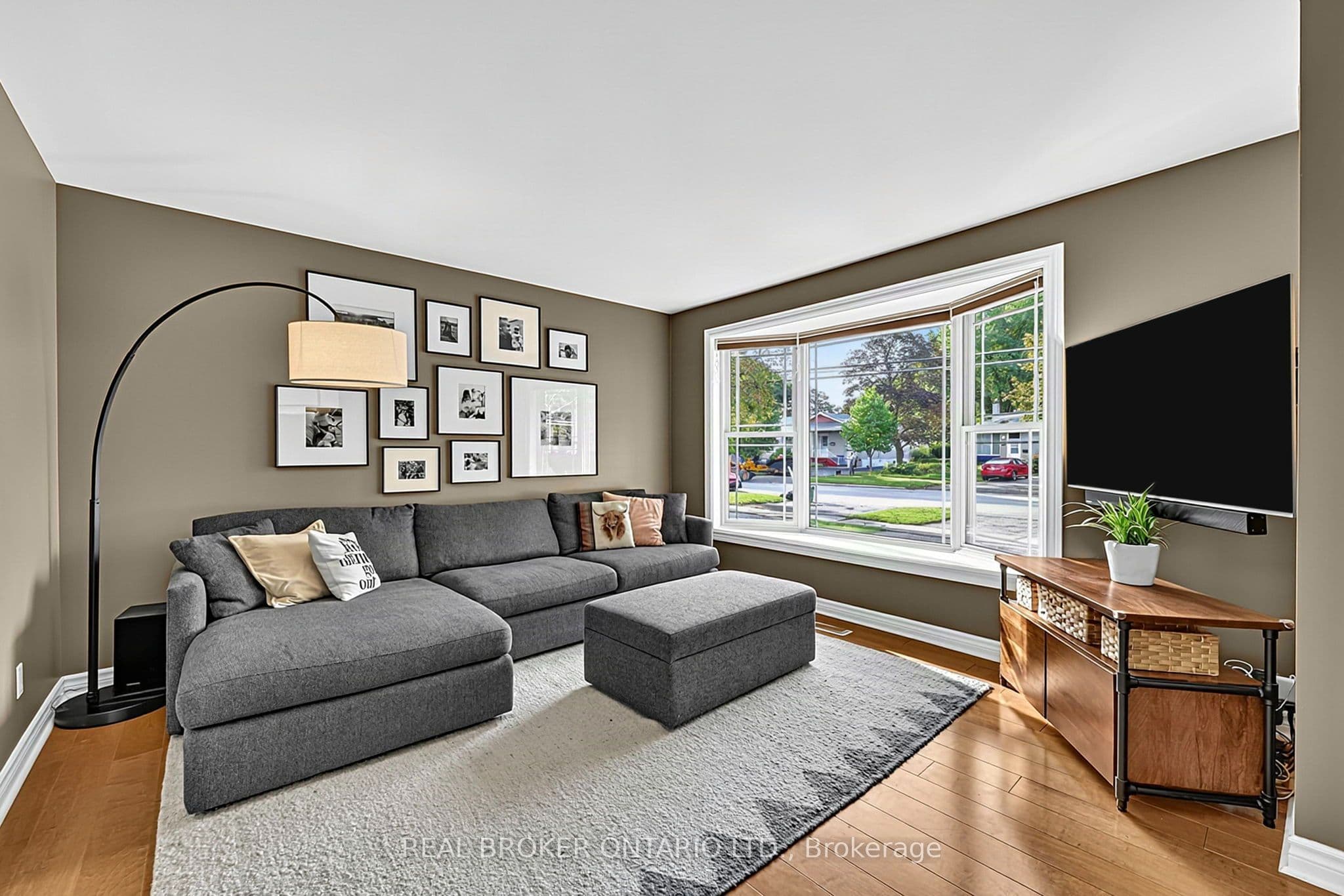 110 Murray Drive, Aurora, ON L4G 2C5