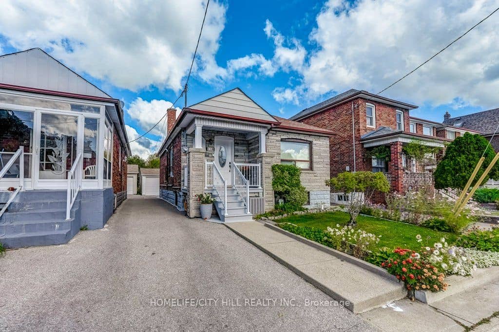 118 Lambton Avenue, Toronto, ON M6N 2S9
