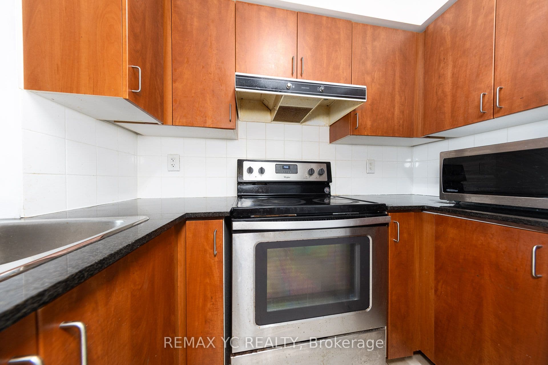 5500 Yonge Street 2410, Toronto, ON M2N 7L1