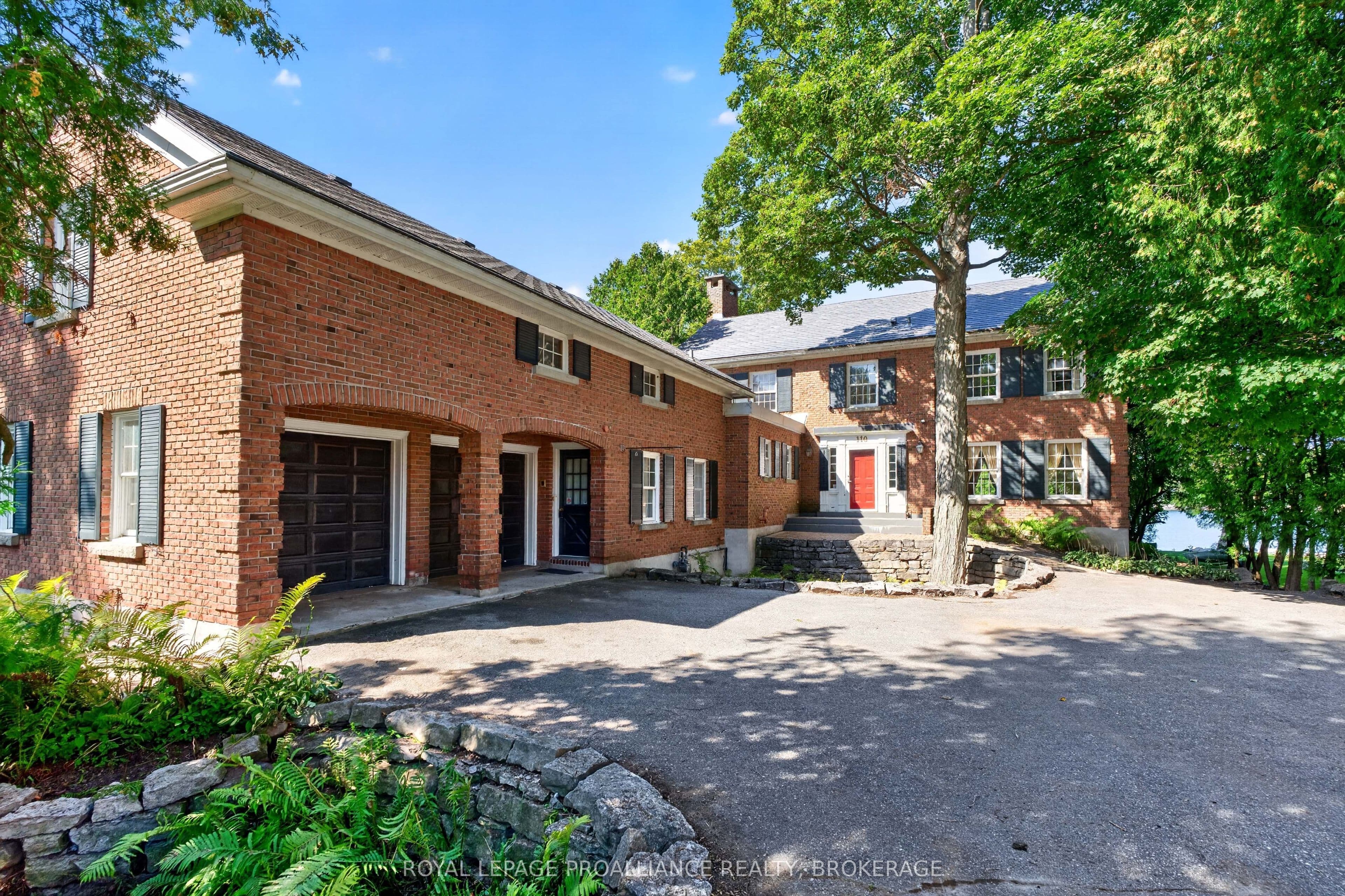 110 Lakeshore Boulevard, Kingston, ON K7M 0A5