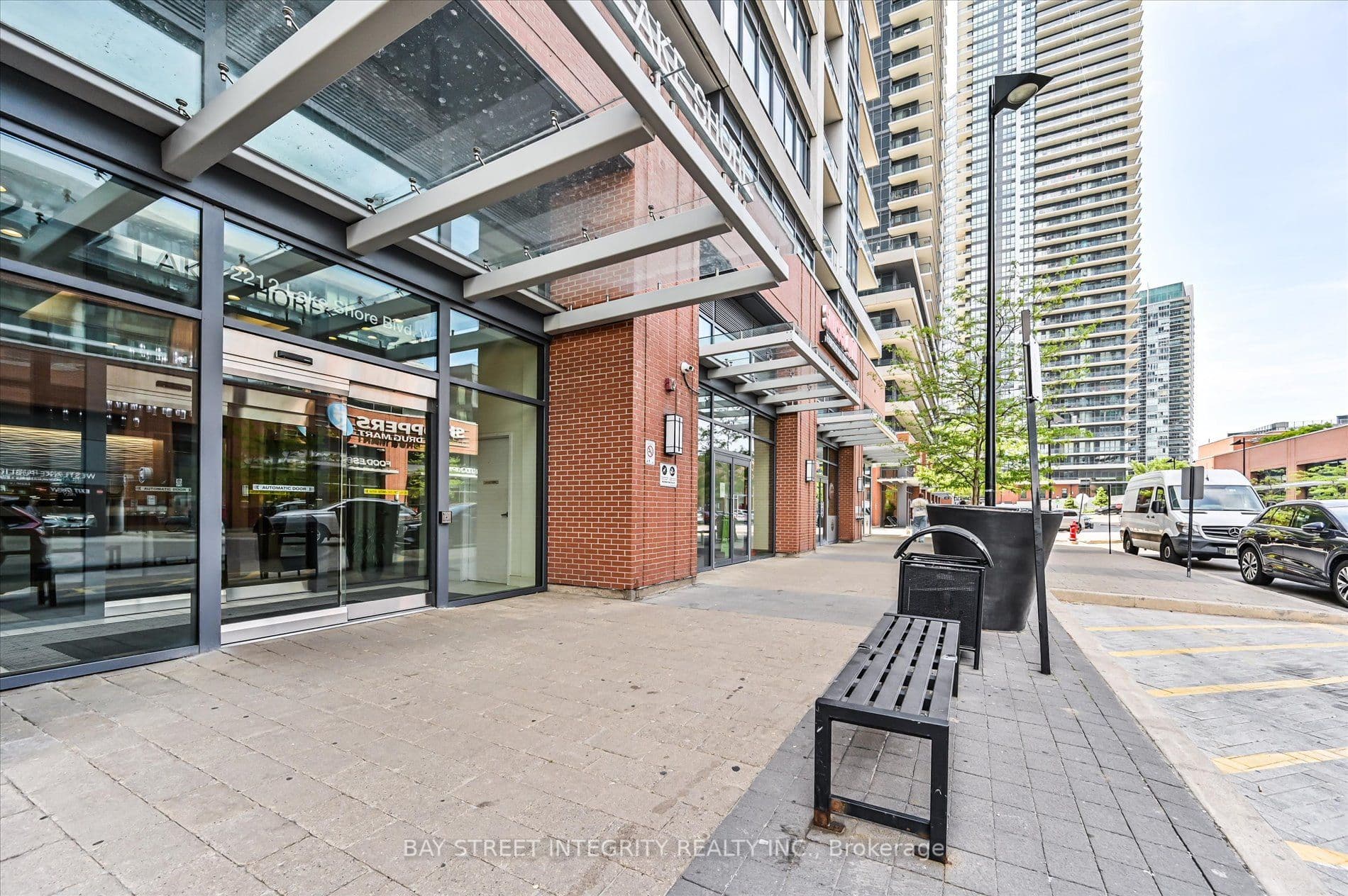 2212 Lake Shore Boulevard W 2001, Toronto, ON M8V 0C2