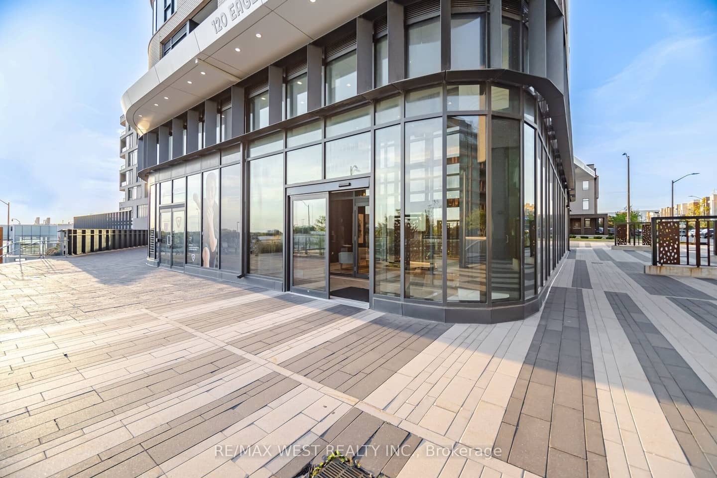 120 Eagle Rock Way 312, Vaughan, ON L6A 5C2