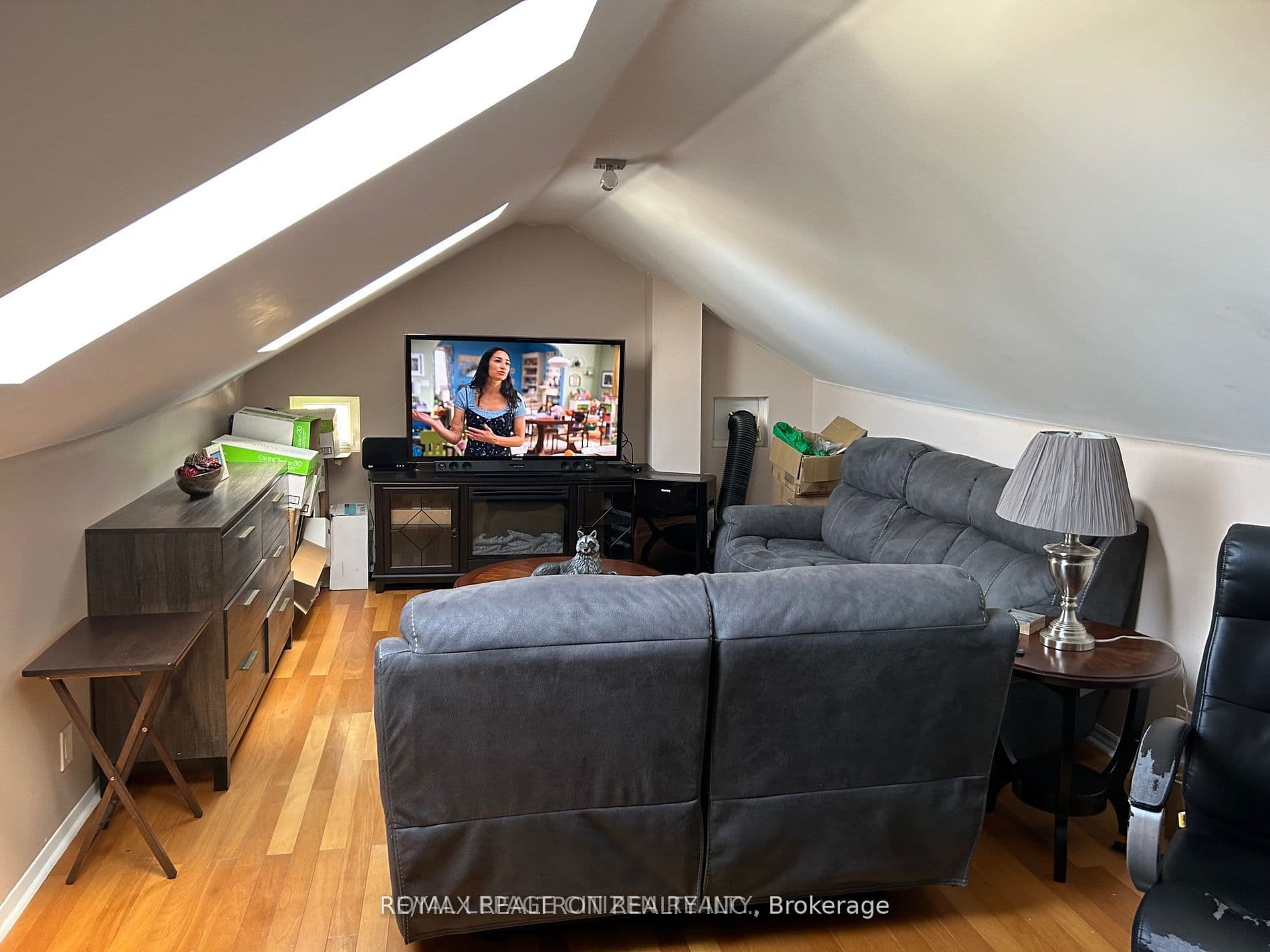 648 Gorham Street, Newmarket, ON L3Y 1L4