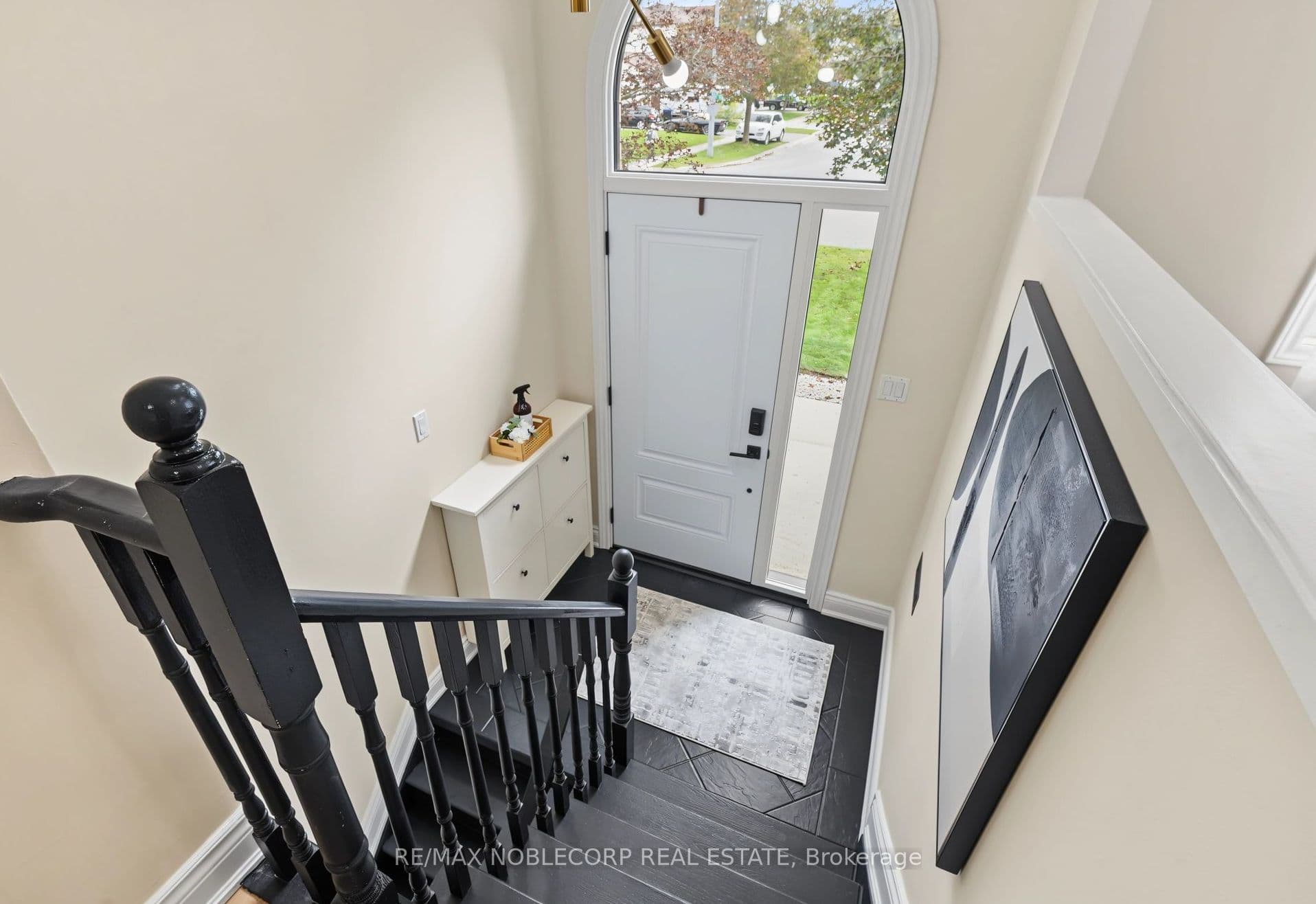 76 Edenbridge Drive, Essa, ON L3W 0K8