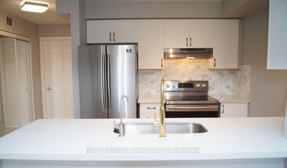 47 Petra Way 2, Whitby, ON L1R 0A4