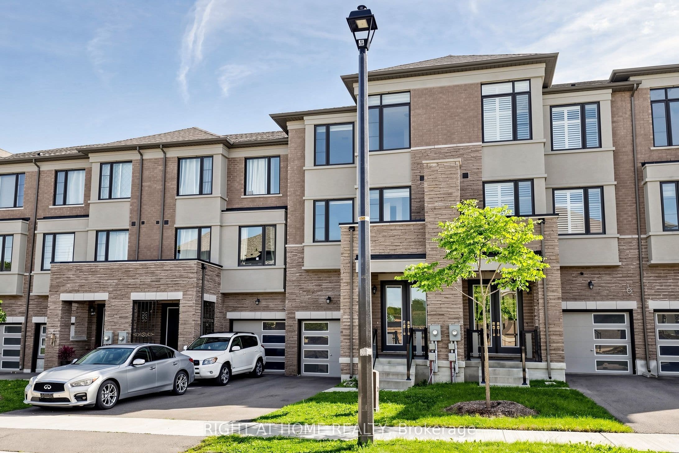 954 Isaac Phillips Way, Newmarket, ON L3X 2Y8