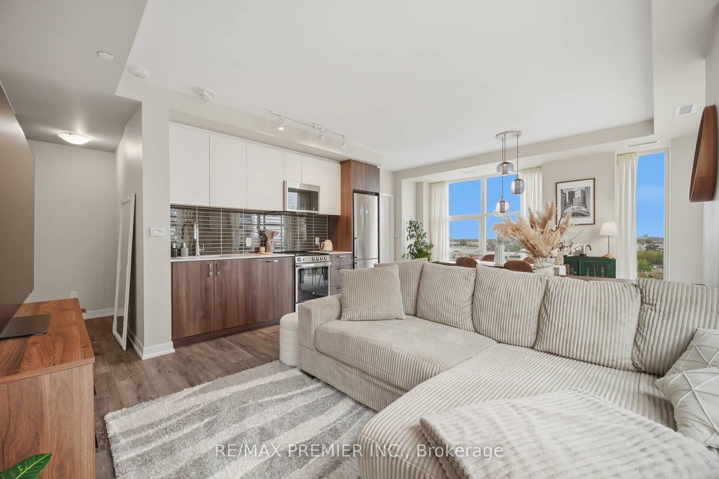 1787 St. Clair Avenue 610, Toronto, ON M6N 0B7