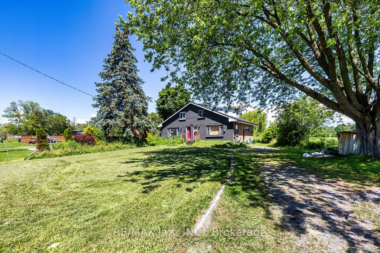 2216 Highway 2, Clarington, ON L1C 6C3