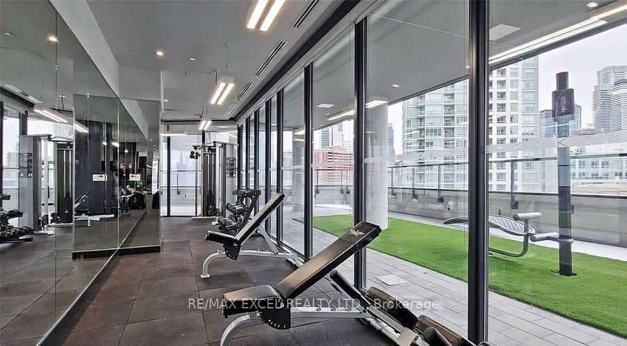 159 Wellesley Street E 406, Toronto, ON M4Y 0H5