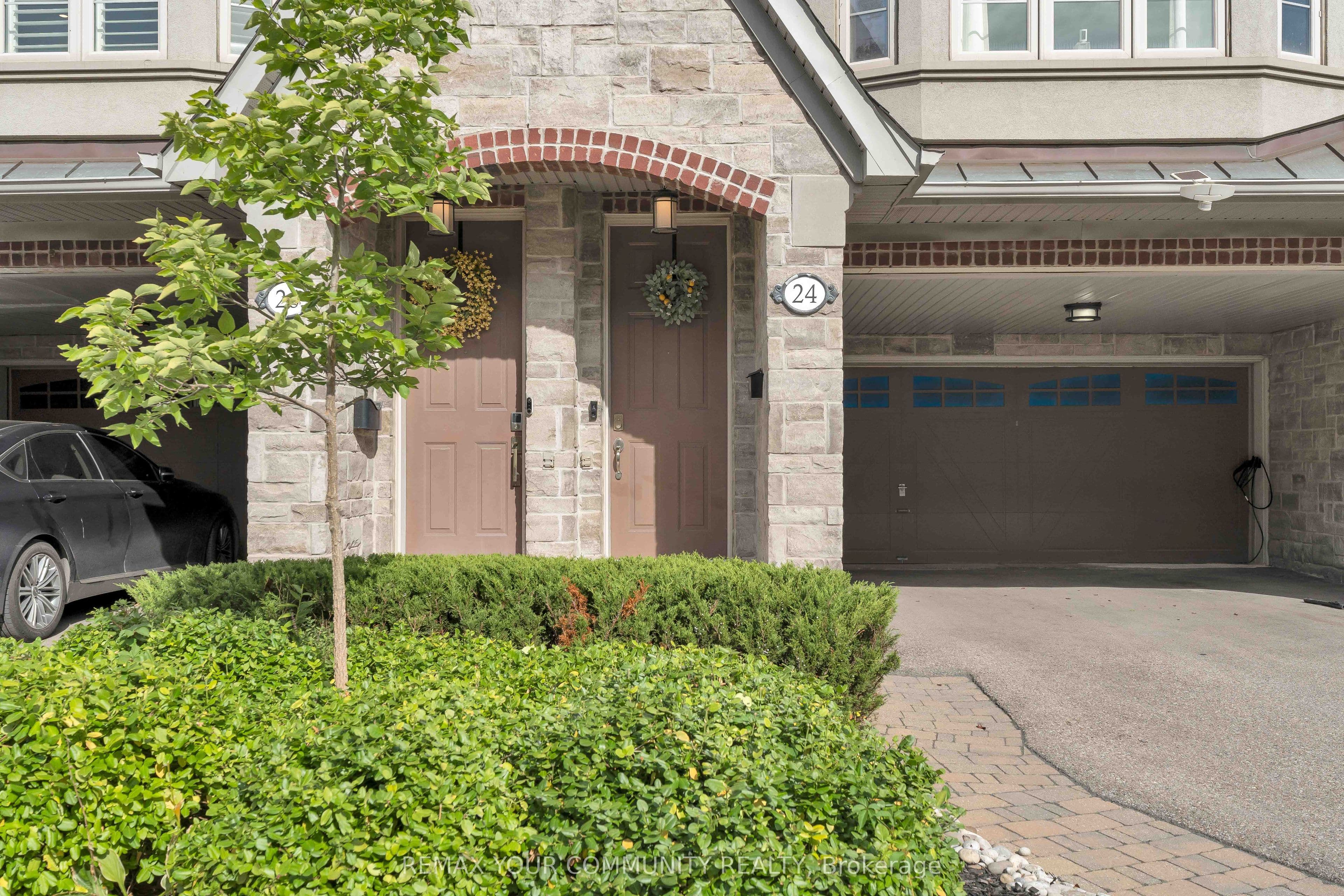 24 Gala Lane, Toronto, ON M8Y 0A9