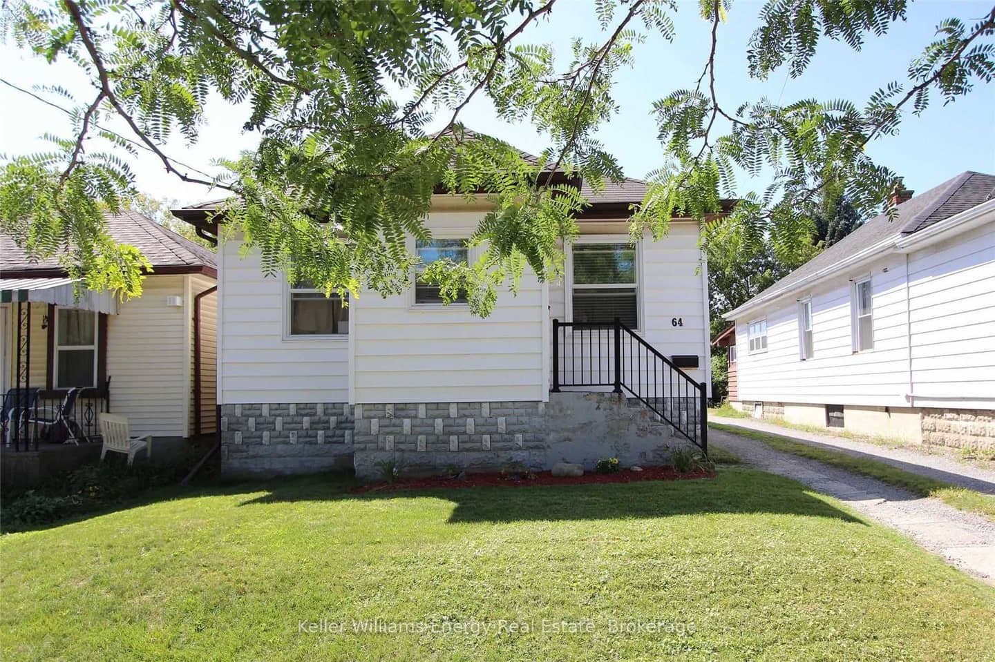 64 Grenfell Street, Oshawa, ON L1J 4W2