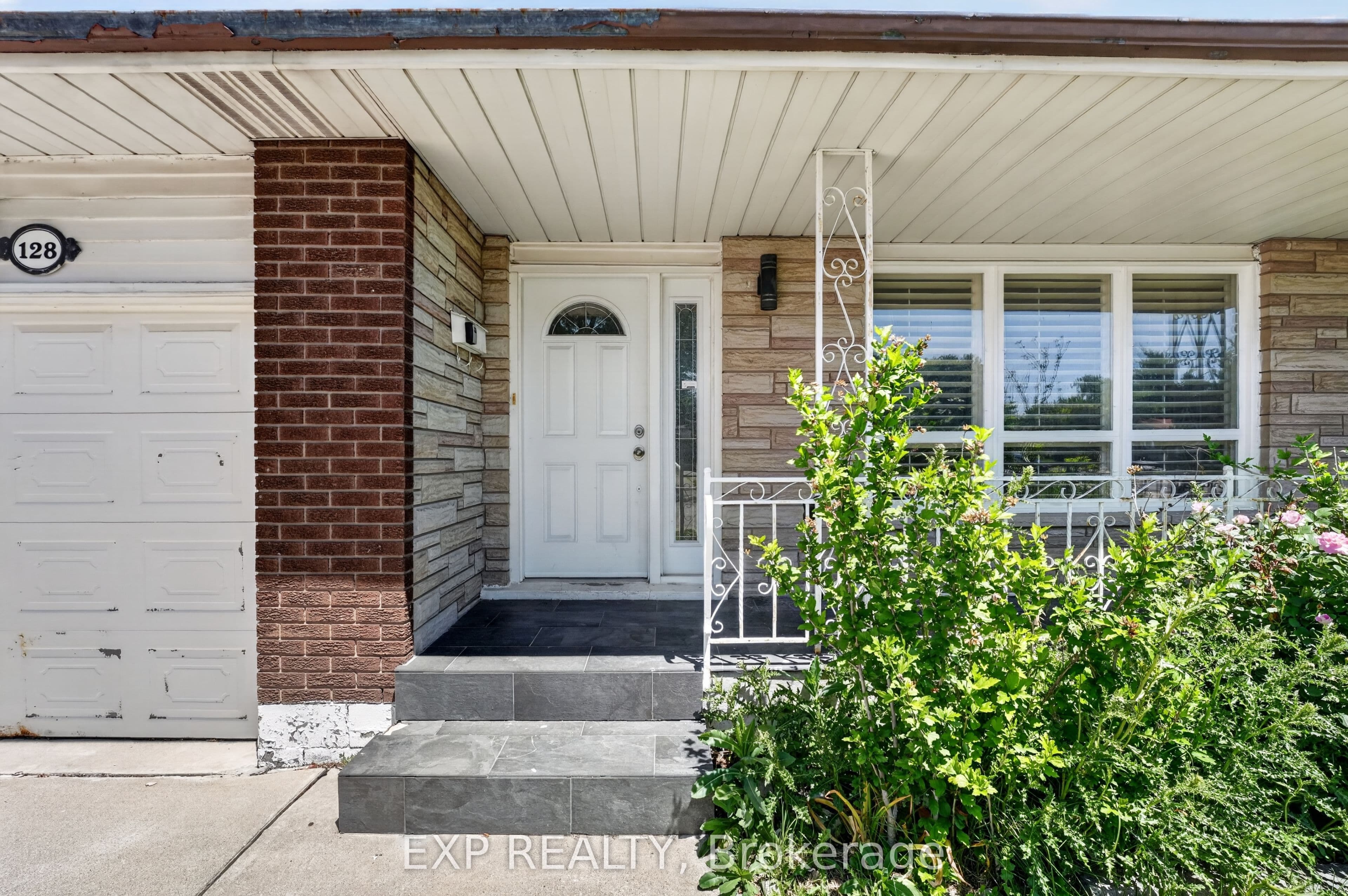 128 Hadeland Avenue, Hamilton, ON L9C 5Z9