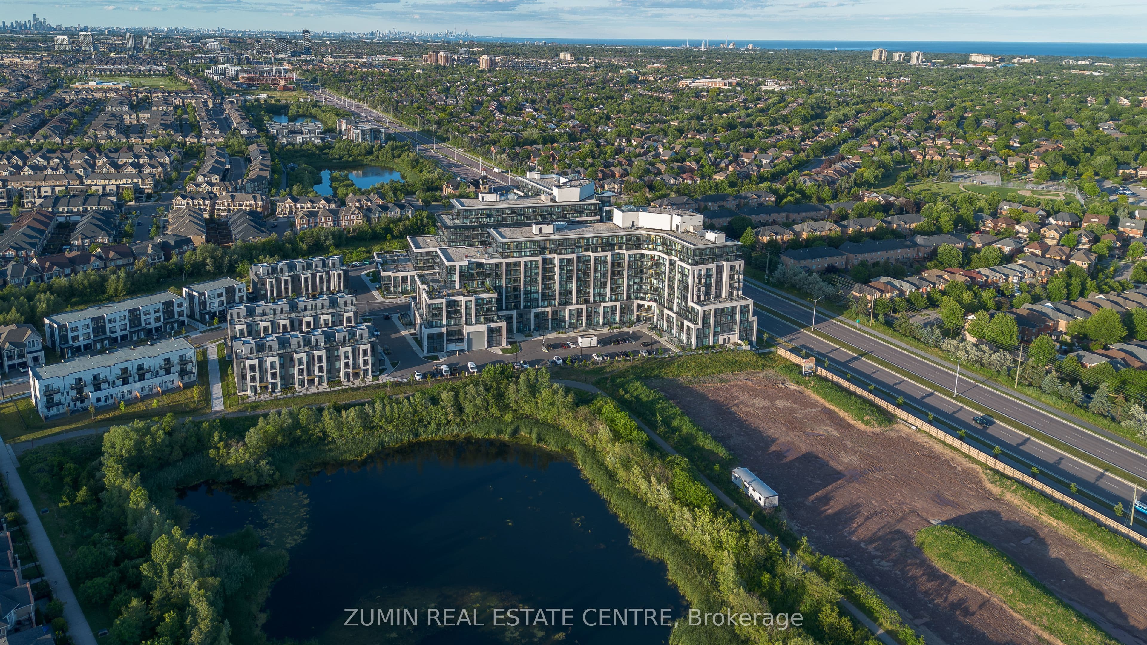 405 Dundas Street W 526, Oakville, ON L6M 5P4
