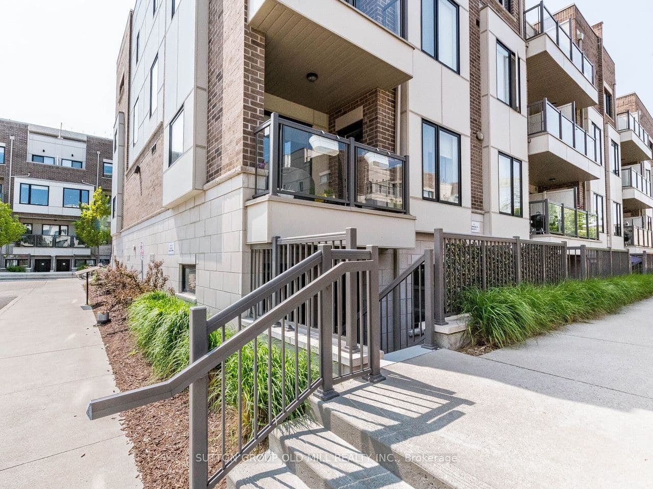 6 Drummond Street 301, Toronto, ON M8V 1Y8