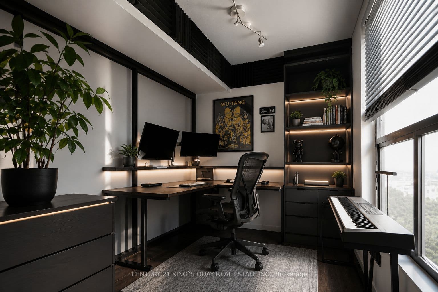 25 Agnes Street 502, Mississauga, ON L5B 3X7