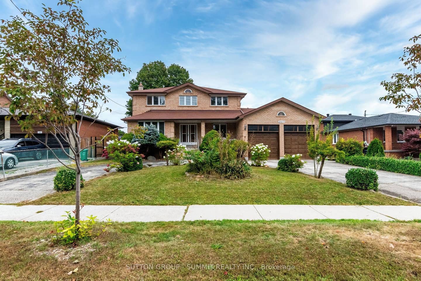 2477 CLIFF Road, Mississauga, ON L5A 2P1