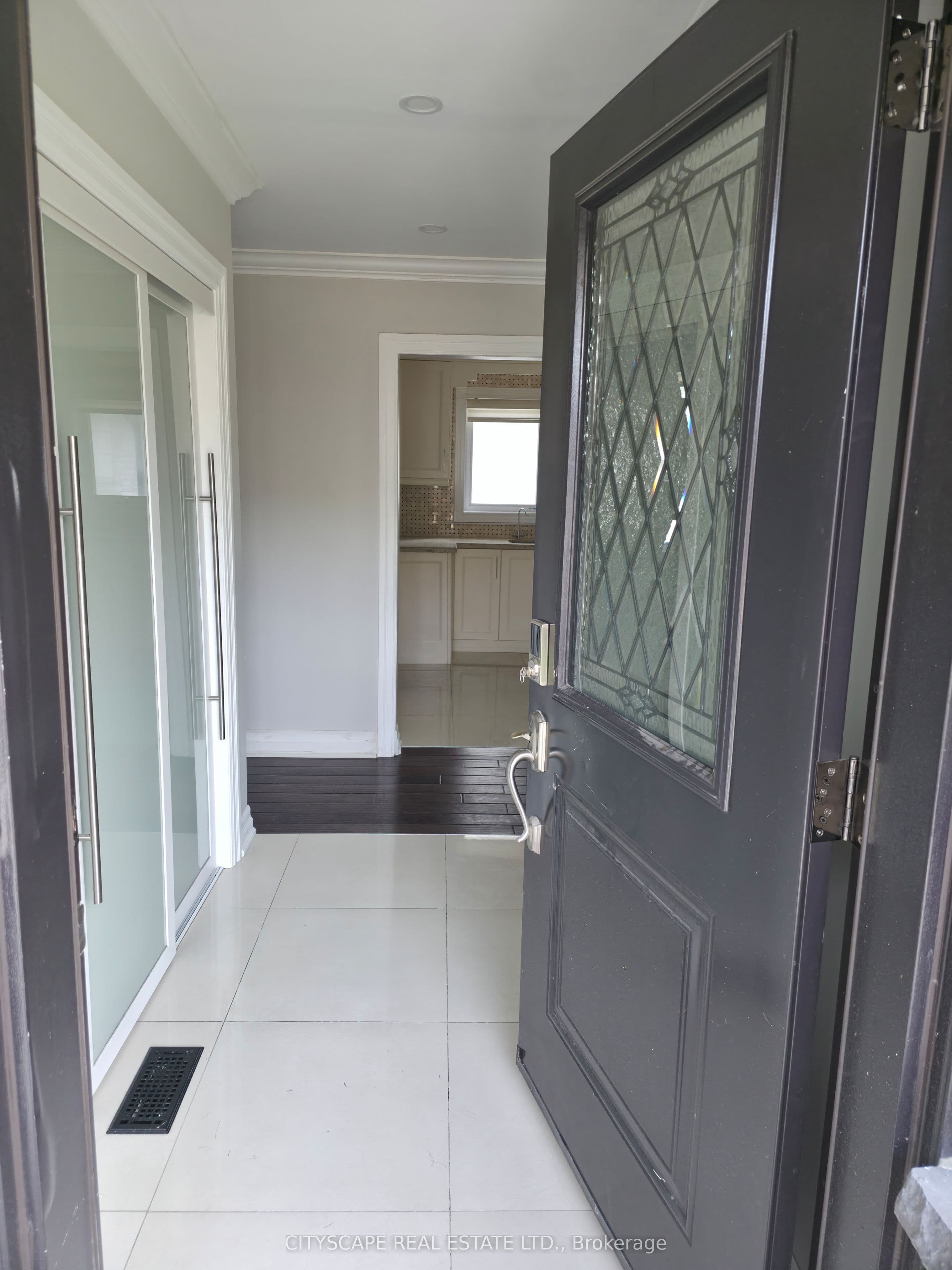 2543 Rugby Road, Mississauga, ON L5B 1T1