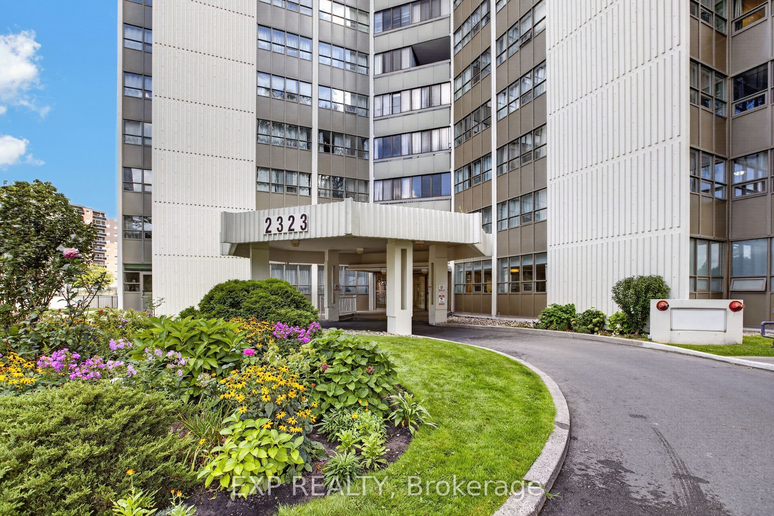 2323 Confederation Parkway 808, Mississauga, ON L5B 1R6
