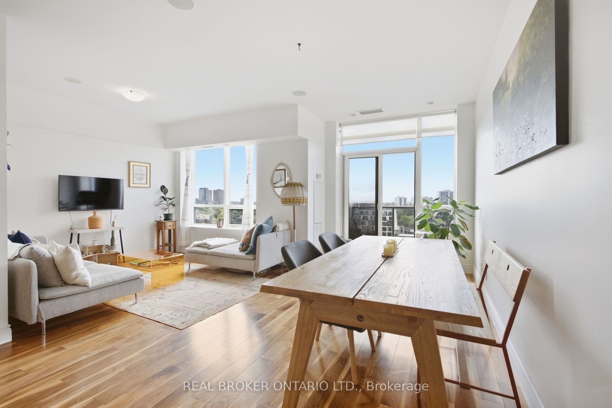 61 Heintzman Street 1110, Toronto, ON M6P 5A2