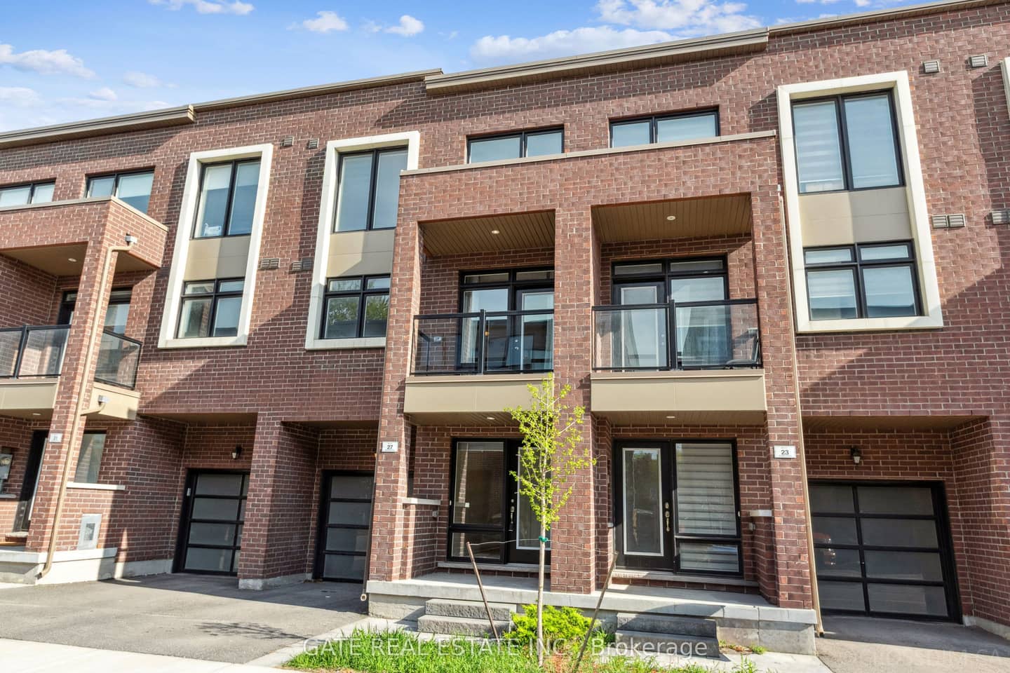 27 Moneypenny Place, Vaughan, ON L4J 0K9