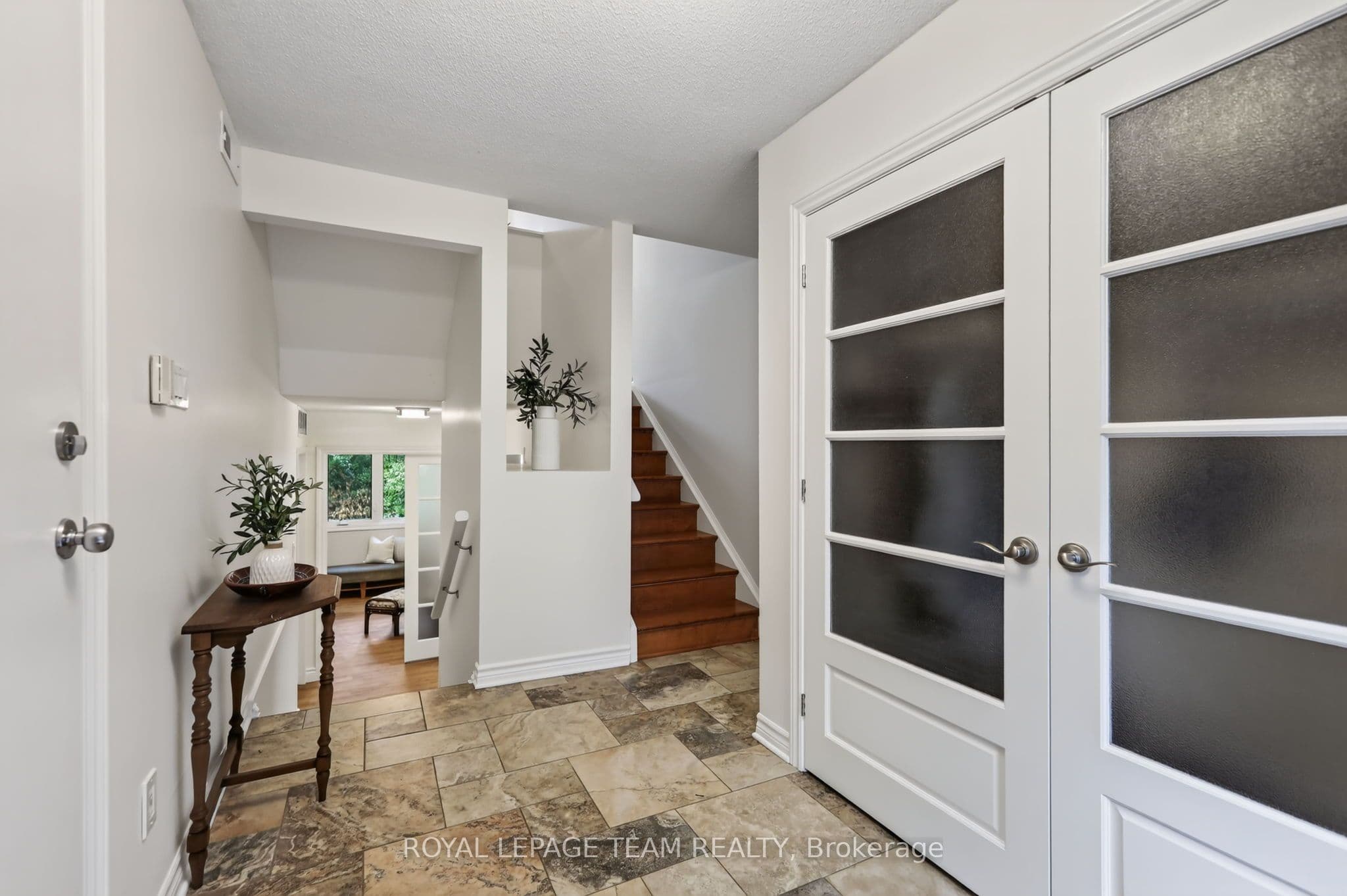 655 Richmond Road 30, Carlingwood - Westboro and Area, ON K2A 3Y3