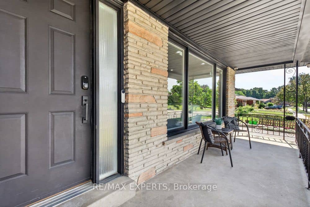23 Collingdale Road, Toronto, ON M9V 3R2