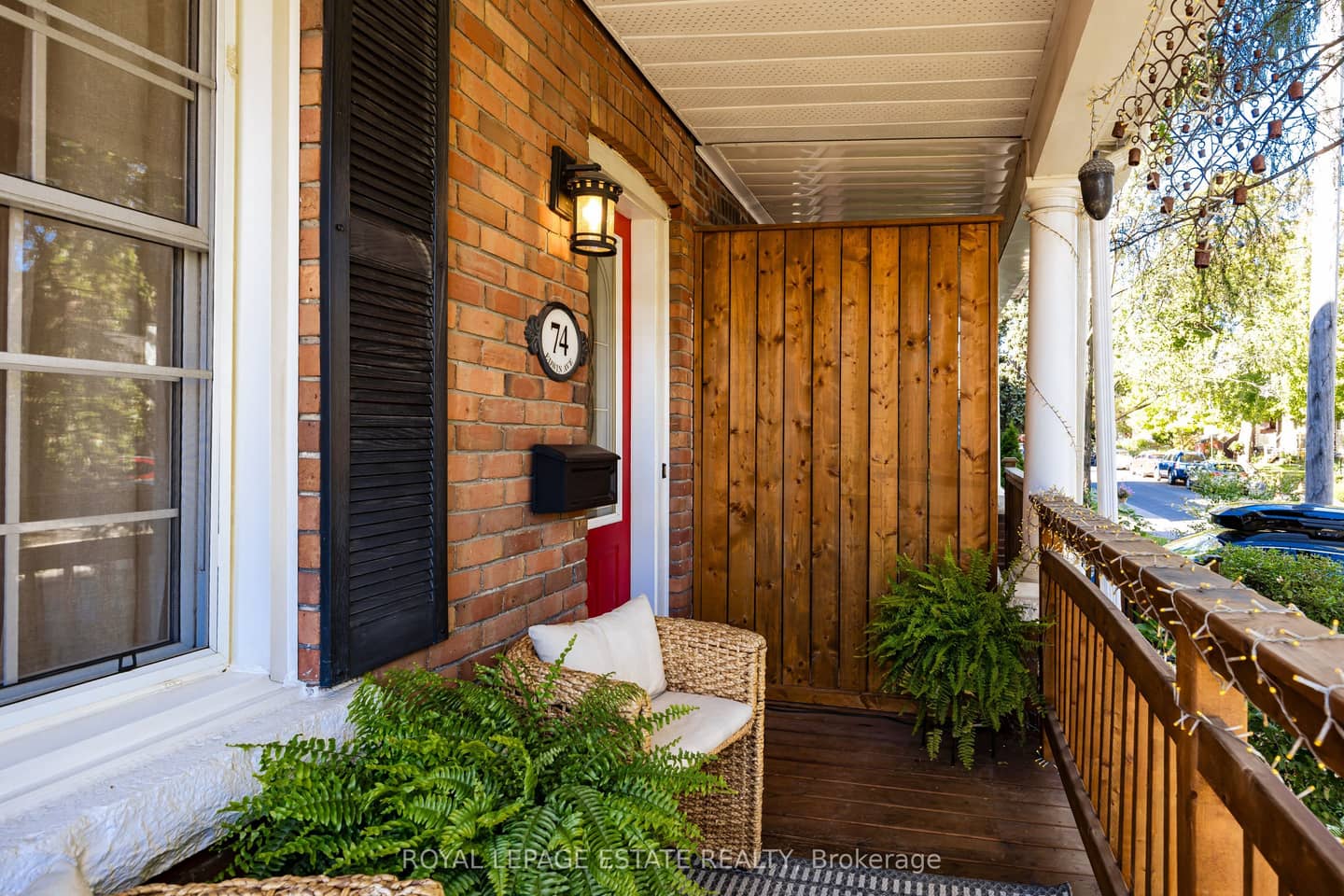 74 Edwin Avenue, Toronto, ON M6P 3Z6