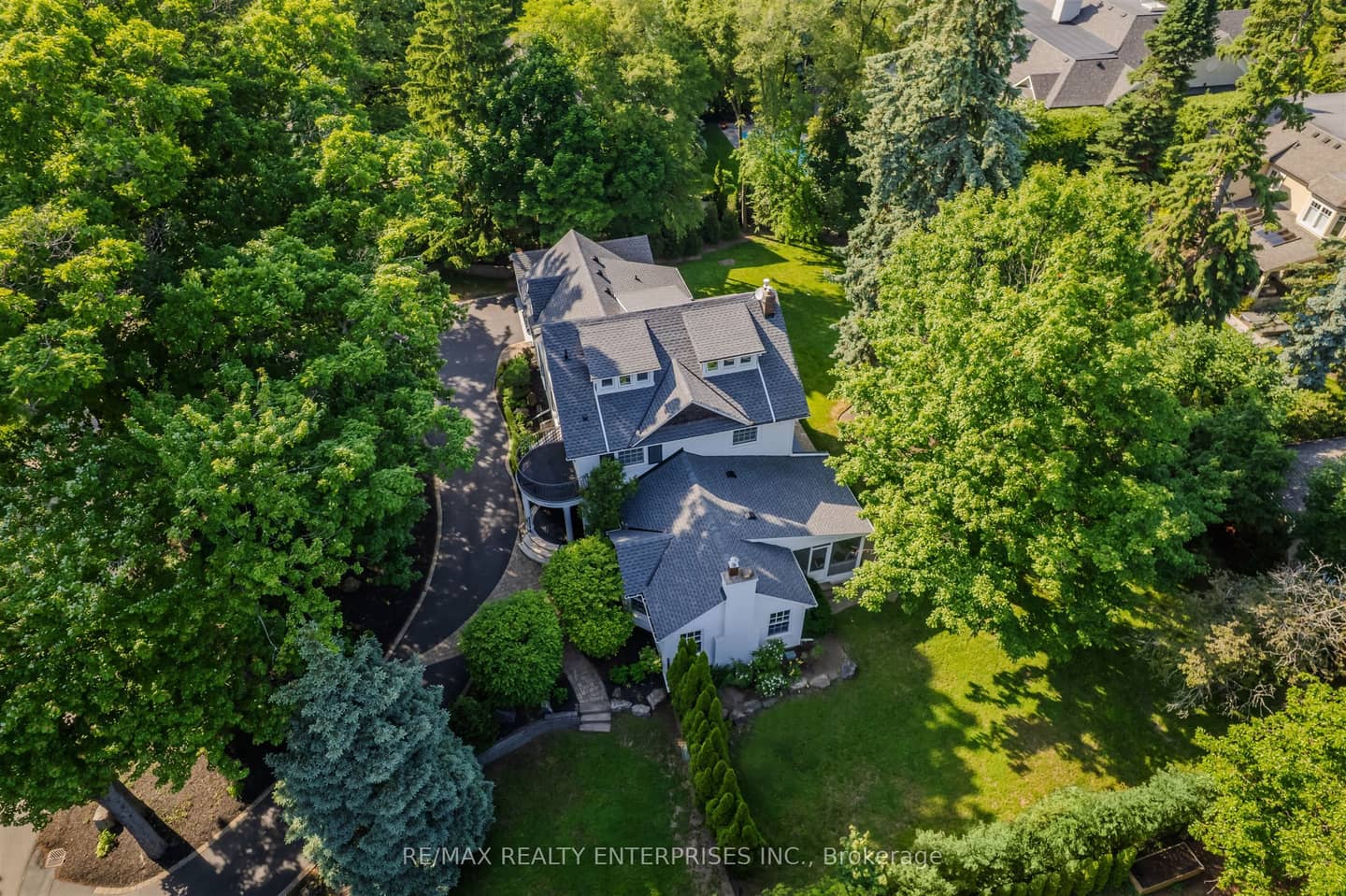 317 Gloucester Avenue, Oakville, ON L6J 3W8