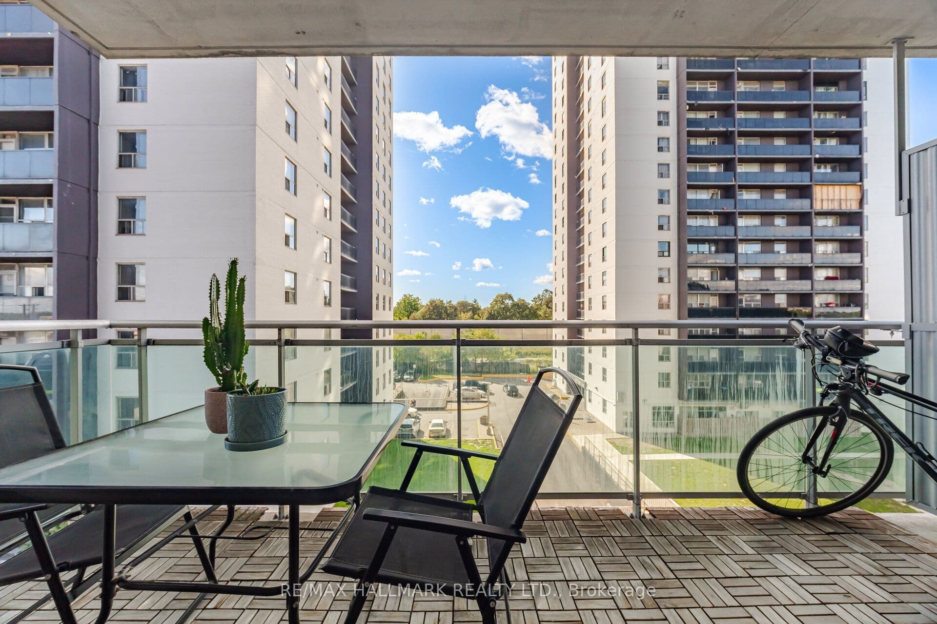 2464 Weston Road 505, Toronto, ON M9N 2A2