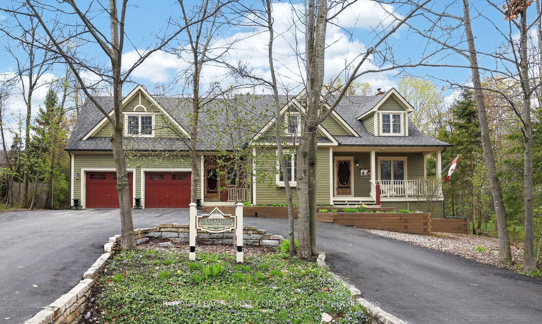 26 Paddy Dunn's Circle, Springwater, ON L9X 0T1