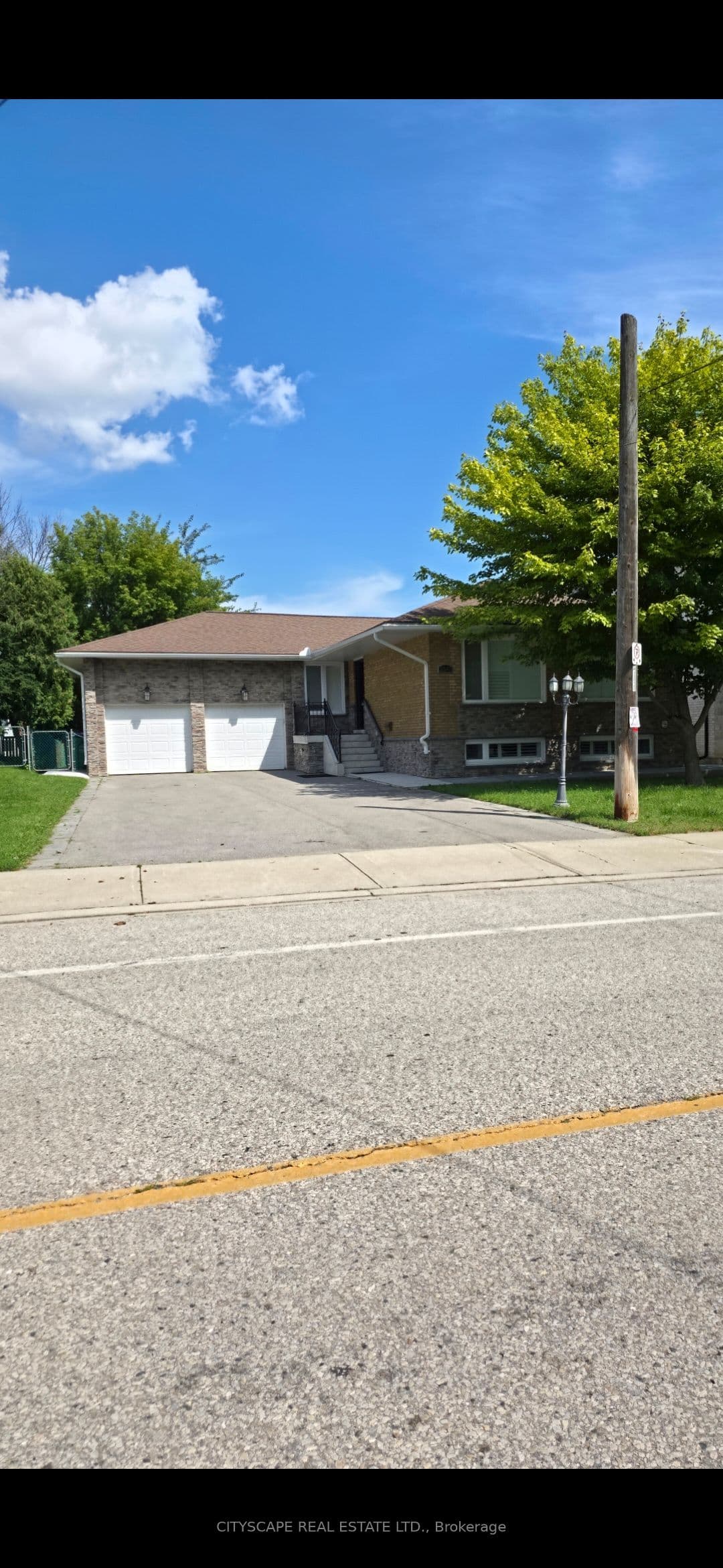2543 Rugby Road, Mississauga, ON L5B 1T1