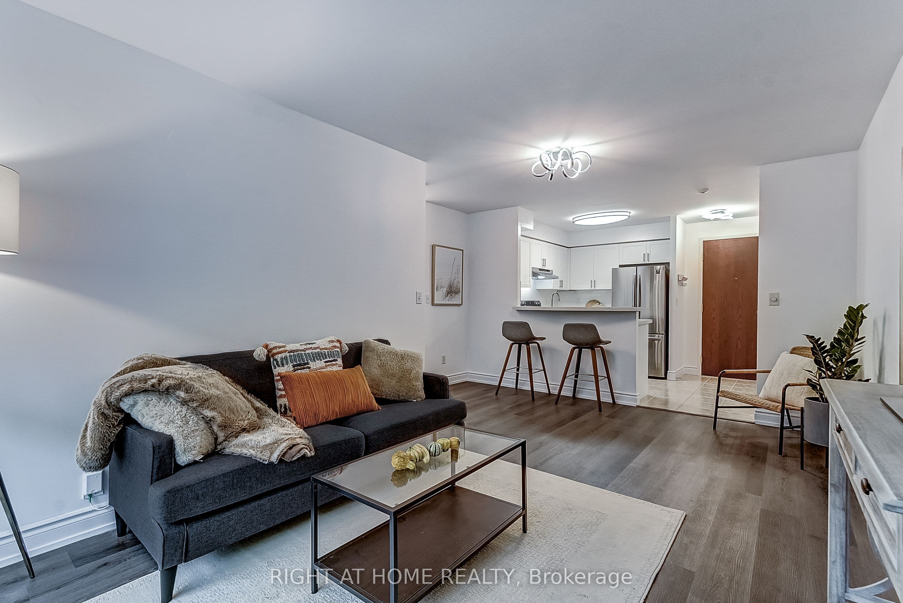 2565 Erin Centre Boulevard 508, Mississauga, ON L5M 6Z8
