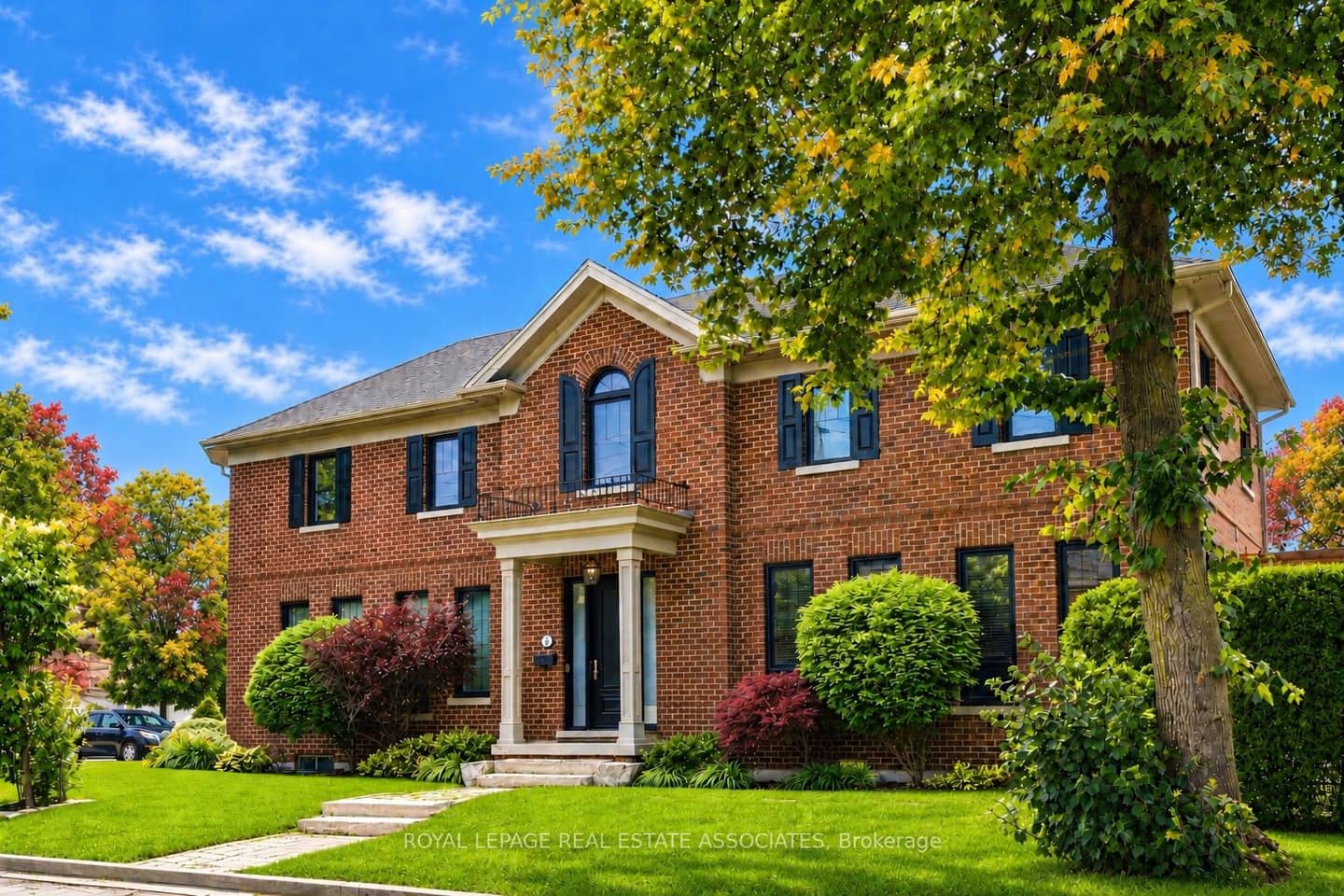 32 Jopling Avenue N, Toronto, ON M9B 4E7