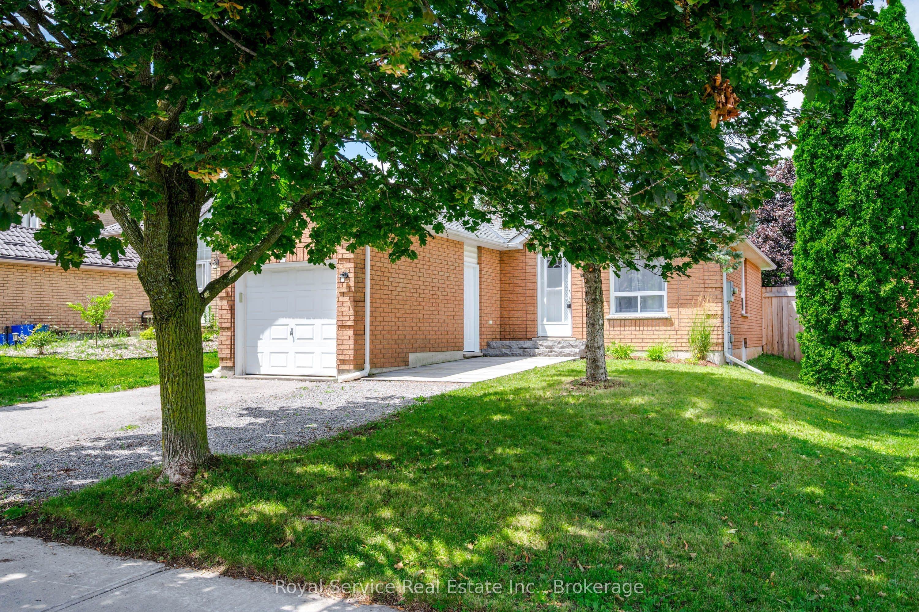 228 Towerhill Road, Peterborough, ON K9H 7M8