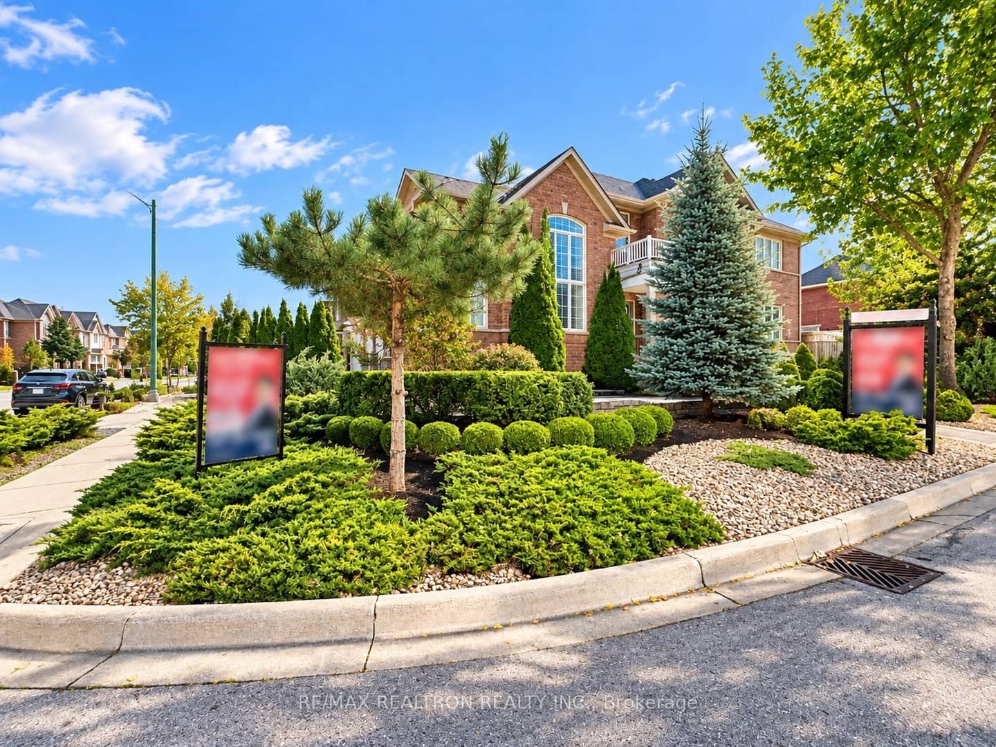 405 Lauderdale Drive, Vaughan, ON L6A 4K9